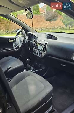 Хэтчбек Hyundai i20 2012 в 