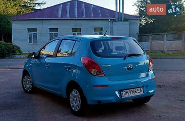 Хэтчбек Hyundai i20 2013 в 