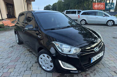 Хэтчбек Hyundai i20 2012 в 