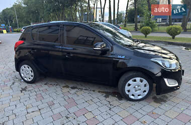 Хэтчбек Hyundai i20 2012 в 