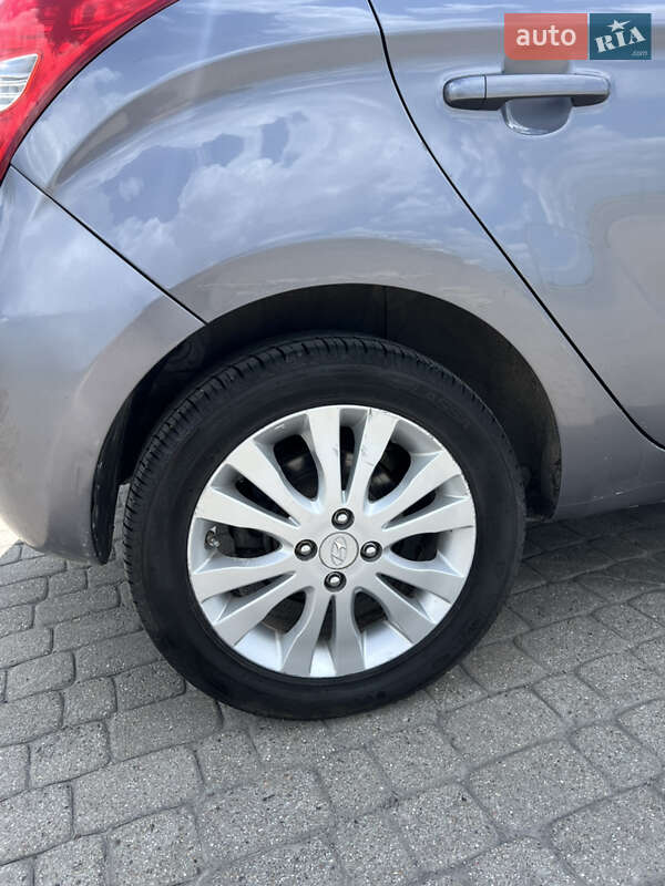 Хэтчбек Hyundai i20 2009 в Бродах