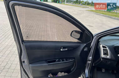 Хэтчбек Hyundai i20 2009 в 