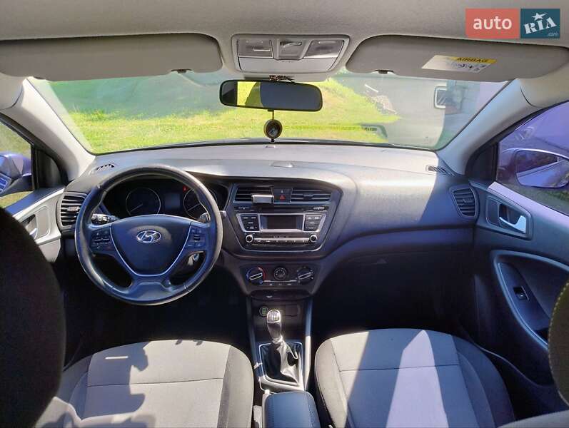 Хэтчбек Hyundai i20 2016 в Прилуках