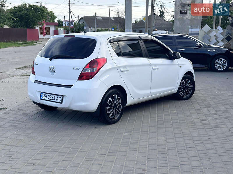 Хэтчбек Hyundai i20 2010 в Килии