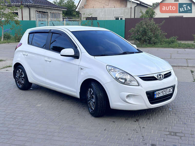 Хэтчбек Hyundai i20 2010 в Килии