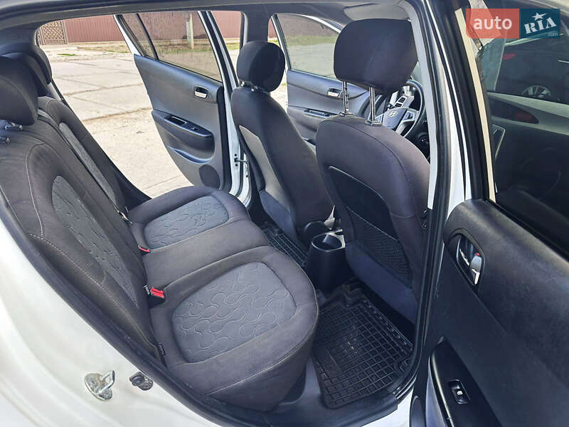 Хэтчбек Hyundai i20 2010 в Килии