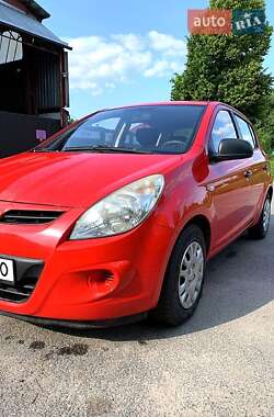 Хэтчбек Hyundai i20 2011 в 