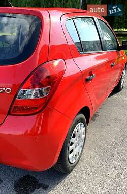 Хэтчбек Hyundai i20 2011 в 