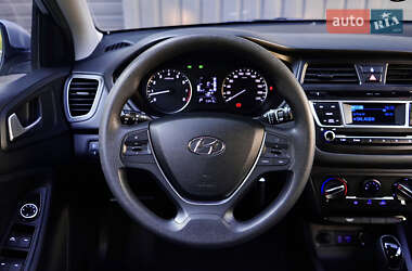 Хэтчбек Hyundai i20 2016 в 