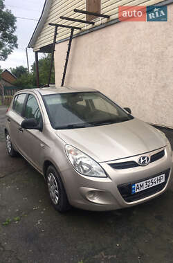 Хэтчбек Hyundai i20 2011 в Звягеле