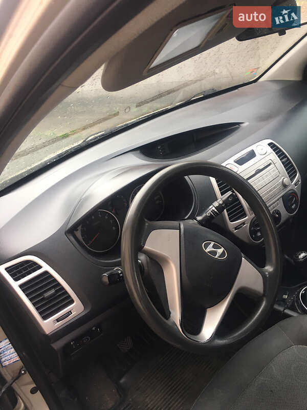 Хетчбек Hyundai i20 2011 в Звягелі