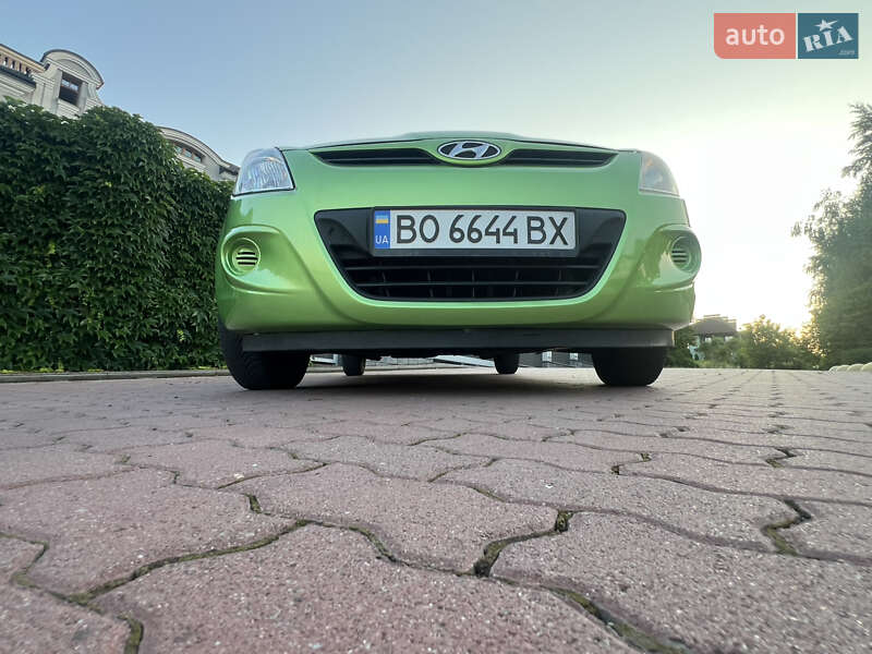 Хэтчбек Hyundai i20 2009 в Черновцах
