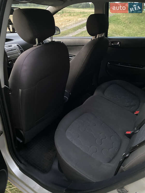 Хэтчбек Hyundai i20 2011 в Черкассах