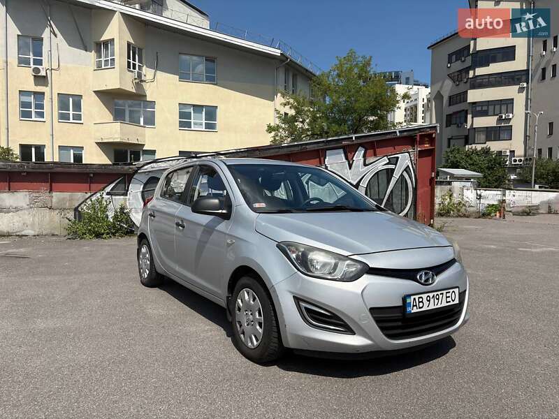 Хэтчбек Hyundai i20 2014 в Киеве фото 13 Хэтчбек Hyundai i20 2014 в Киеве