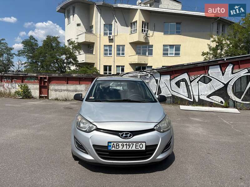 Хэтчбек Hyundai i20 2014 в Киеве фото 18 Хэтчбек Hyundai i20 2014 в Киеве
