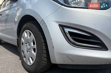 Хэтчбек Hyundai i20 2014 в 