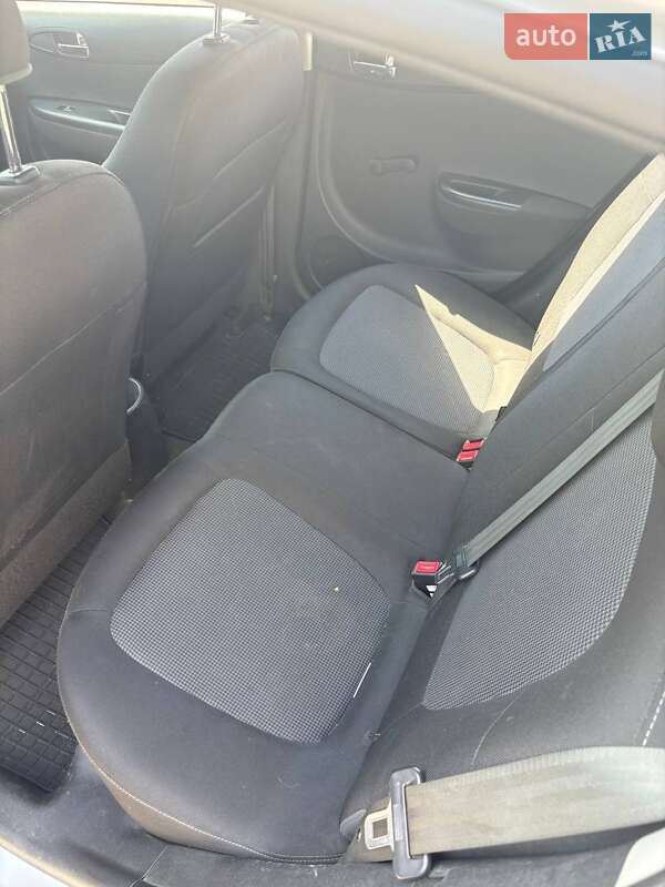 Хэтчбек Hyundai i20 2014 в Киеве фото 33 Хэтчбек Hyundai i20 2014 в Киеве