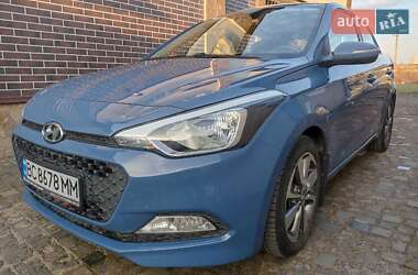 Хэтчбек Hyundai i20 2016 в Киеве