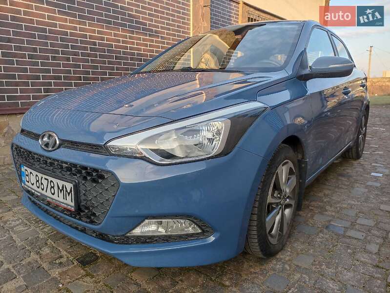 Хэтчбек Hyundai i20 2016 в Киеве