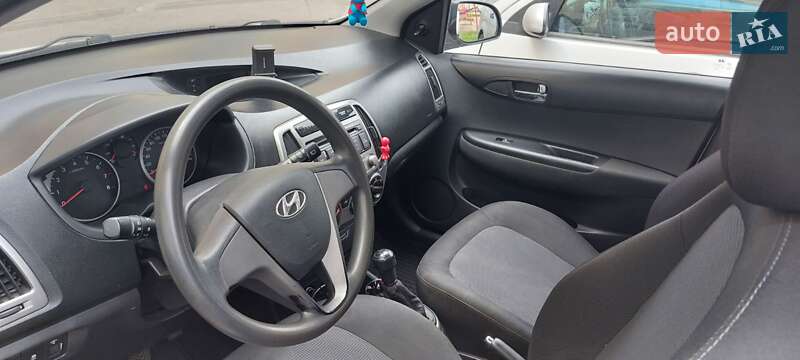Хэтчбек Hyundai i20 2013 в Черкассах фото 2 Хэтчбек Hyundai i20 2013 в Черкассах