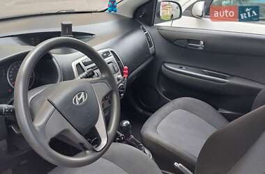 Хэтчбек Hyundai i20 2013 в 
