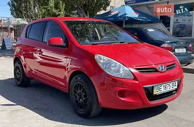 Хэтчбек Hyundai i20 2011 в 