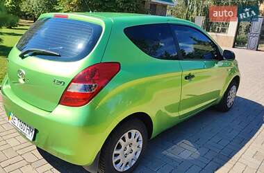 Хэтчбек Hyundai i20 2010 в 