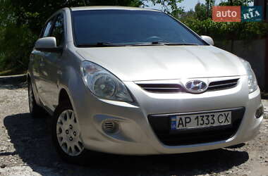 Хэтчбек Hyundai i20 2010 в 