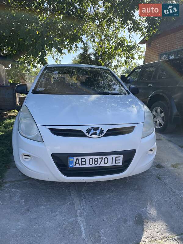 Хэтчбек Hyundai i20 2011 в Виннице