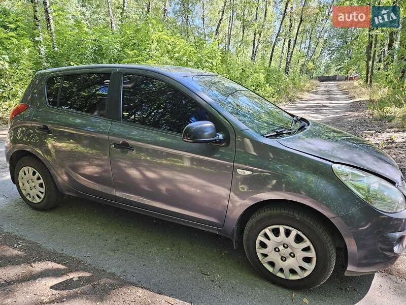 Хетчбек Hyundai i20 2011 в Лубнах