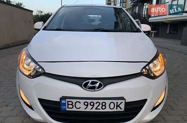 Хэтчбек Hyundai i20 2012 в 