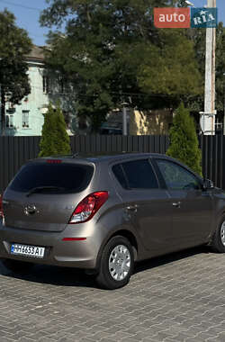 Хэтчбек Hyundai i20 2012 в 