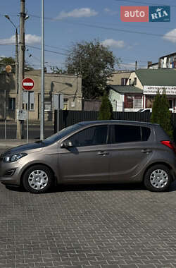 Хэтчбек Hyundai i20 2012 в 