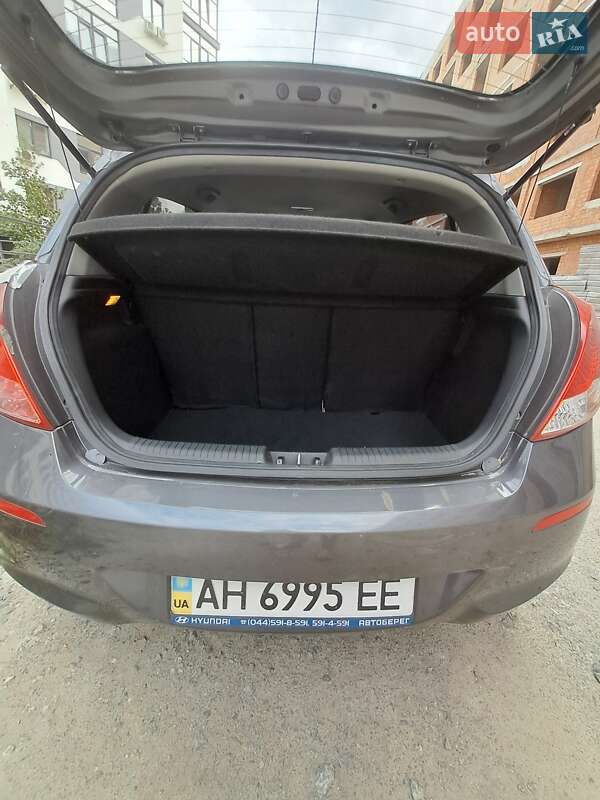 Хэтчбек Hyundai i20 2014 в Киеве