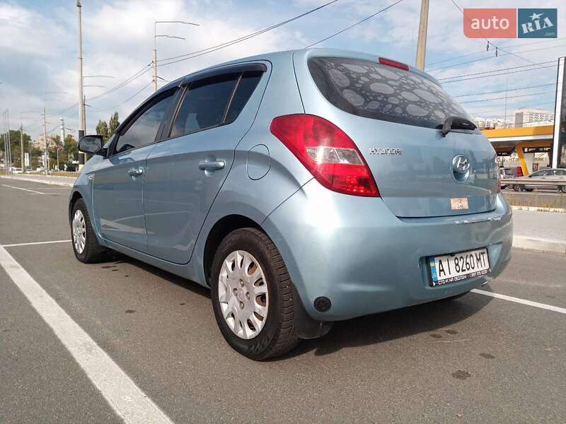 Хэтчбек Hyundai i20 2011 в Киеве