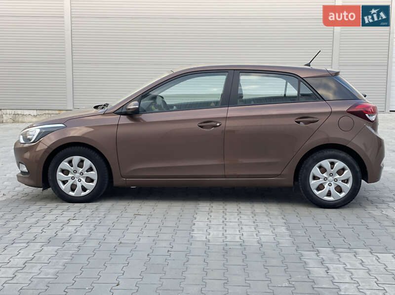 Хетчбек Hyundai i20 2016 в 