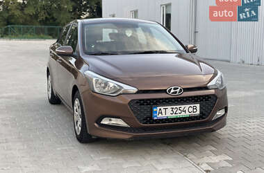Хетчбек Hyundai i20 2016 в 