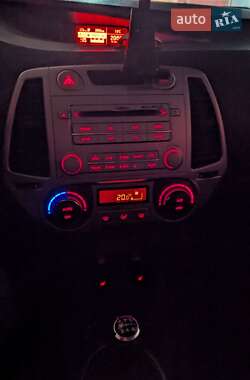 Хетчбек Hyundai i20 2010 в 