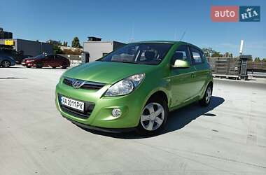 Хэтчбек Hyundai i20 2010 в Киеве