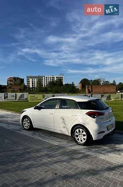 Хэтчбек Hyundai i20 2016 в 