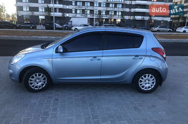 Хэтчбек Hyundai i20 2012 в 