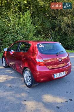 Хэтчбек Hyundai i20 2009 в 