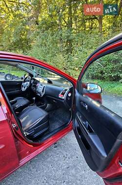 Хэтчбек Hyundai i20 2009 в 