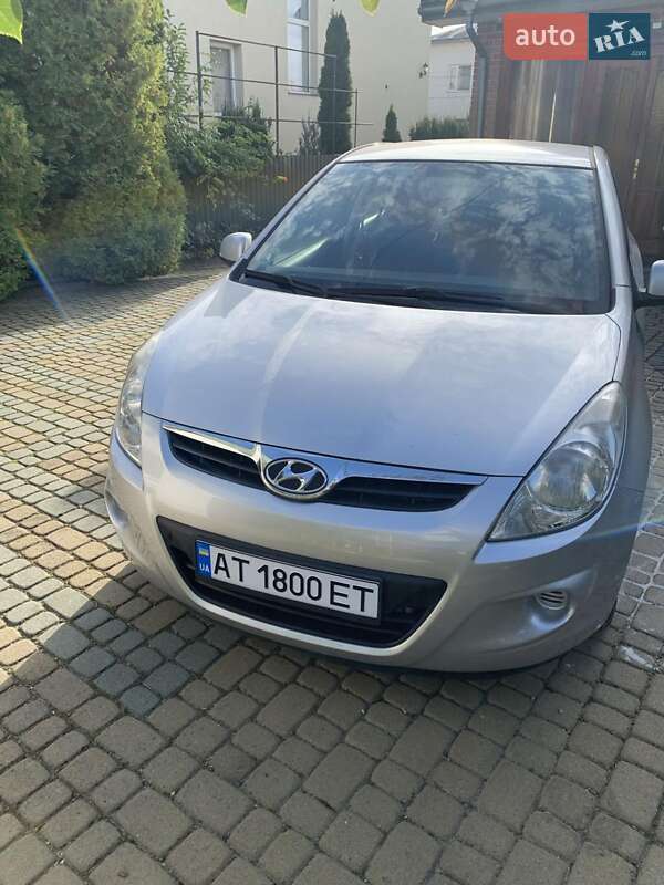 Хетчбек Hyundai i20 2011 в Івано-Франківську