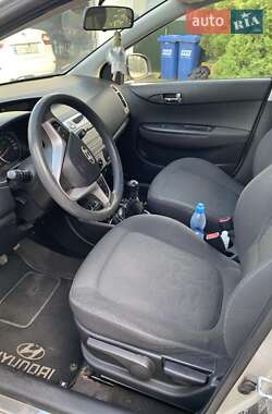 Хэтчбек Hyundai i20 2011 в 