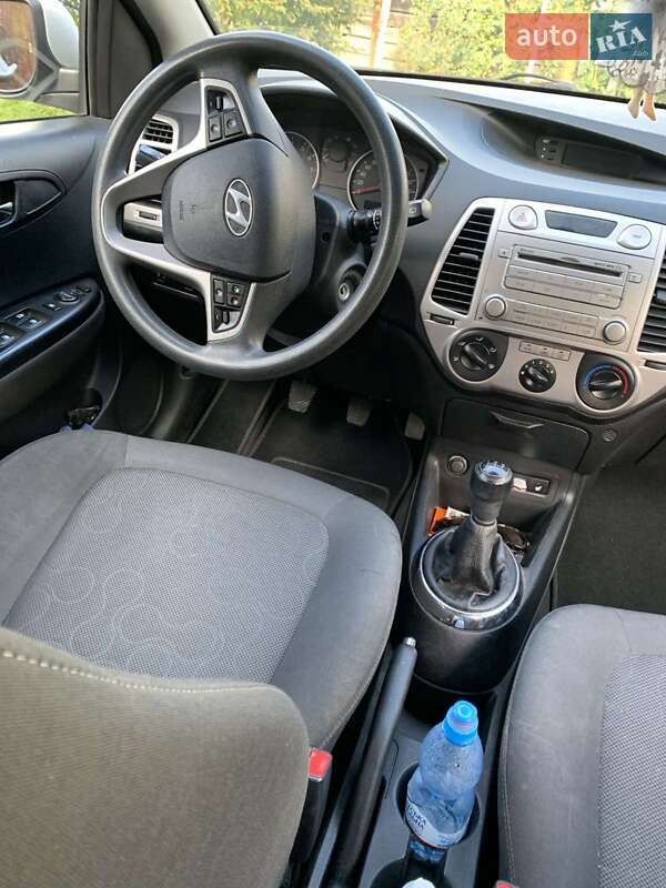 Хетчбек Hyundai i20 2011 в Івано-Франківську