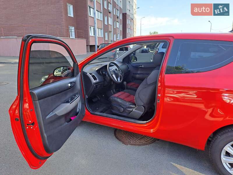 Хетчбек Hyundai i20 2012 в Вишгороді