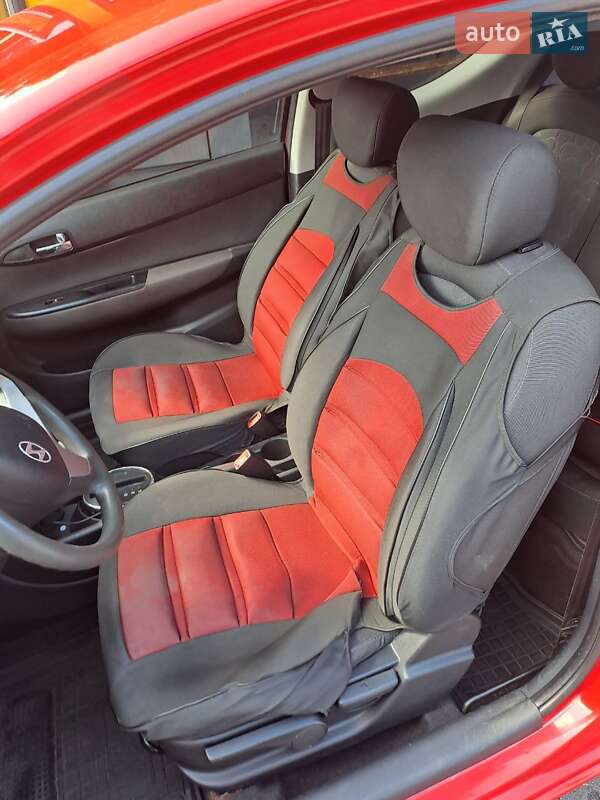 Хетчбек Hyundai i20 2012 в Вишгороді