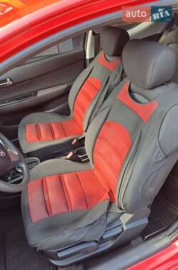 Хэтчбек Hyundai i20 2012 в 