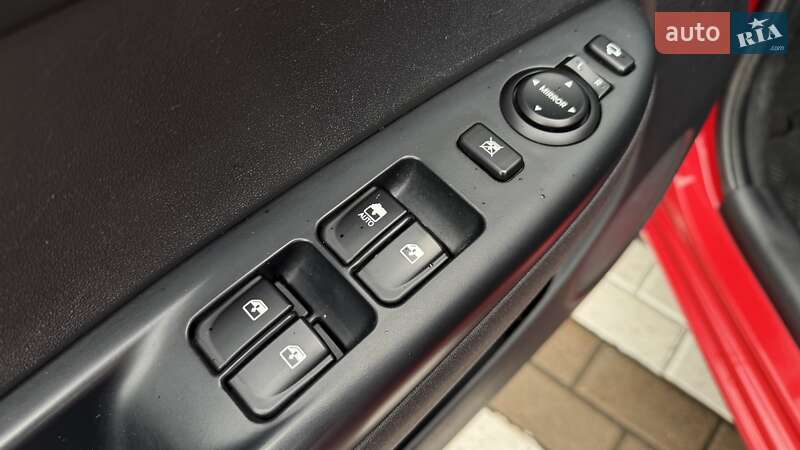 Хэтчбек Hyundai i20 2011 в Чернигове